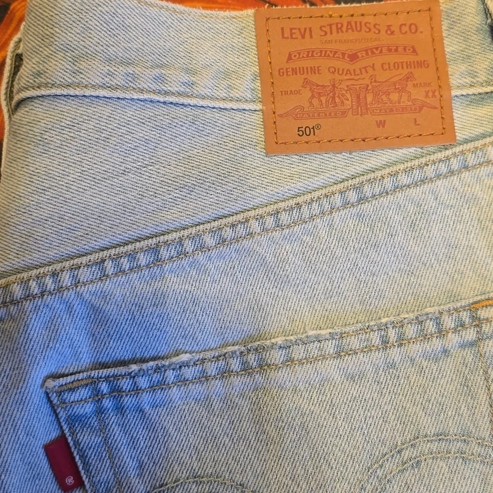 Levi's High Rise Distressed Denim Shorts Light Wash Cutoff Button Fly